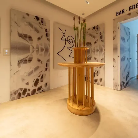 Xilhotel فندق